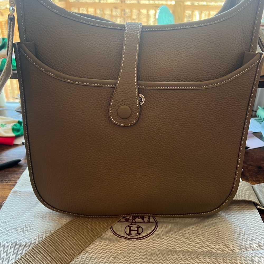 Chic Brown Leather Shoulder Bag
